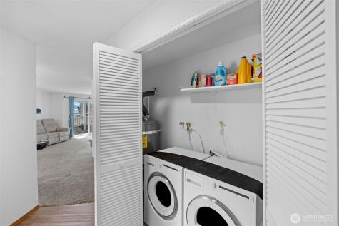 303 13th Avenue E Seattle WA 98102