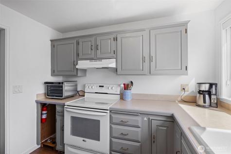 303 13th Avenue E Seattle WA 98102