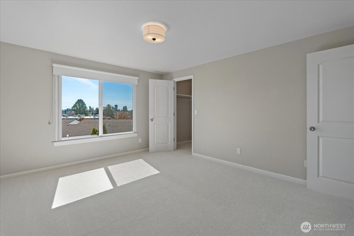 9815 Holly Drive Everett WA 98204