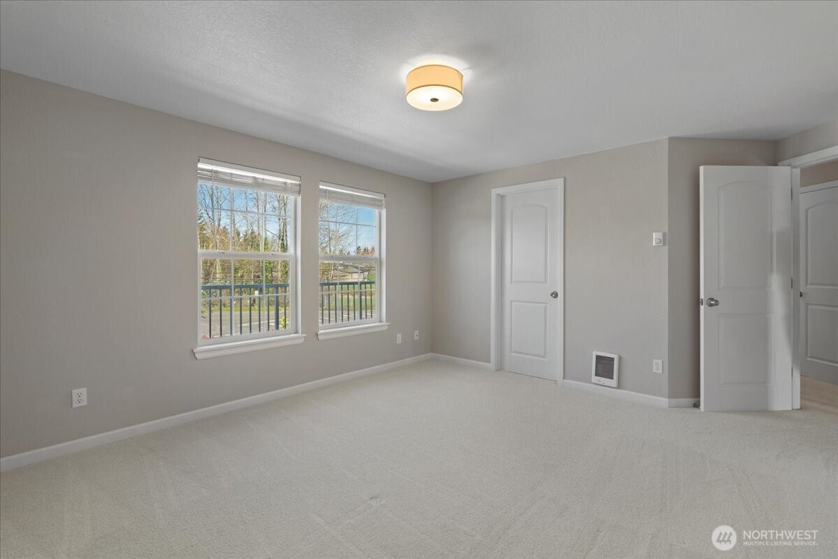 9815 Holly Drive Everett WA 98204