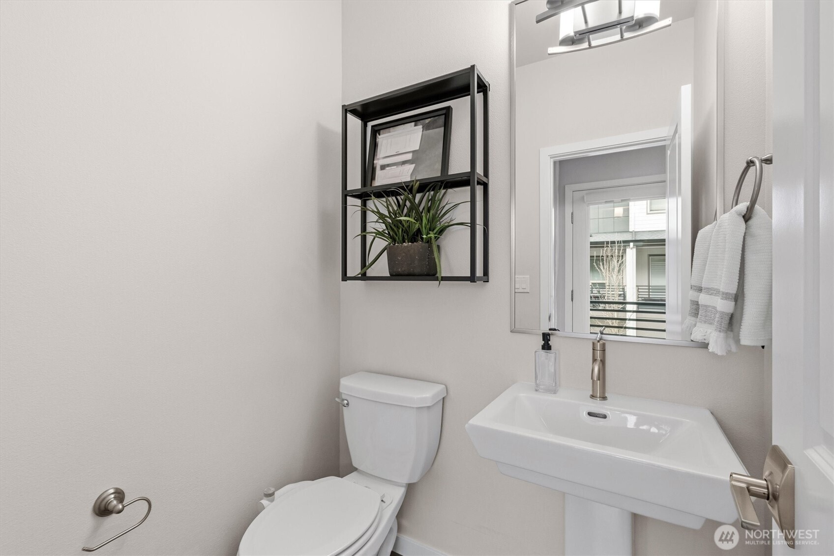 964 7th Avenue NE Issaquah WA 98029