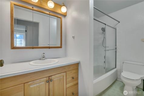 17527 149th Avenue SE Renton WA 98058