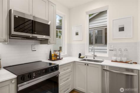 4409 21st Avenue SW Seattle WA 98106