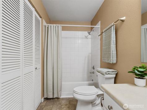 31500 33rd Place SW Federal Way WA 98023