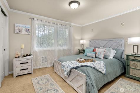 4605 56th Street NW Gig Harbor WA 98335