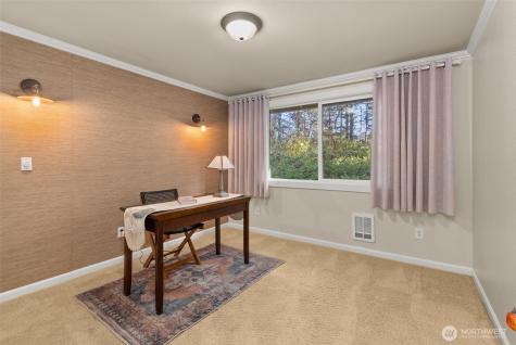 4605 56th Street NW Gig Harbor WA 98335