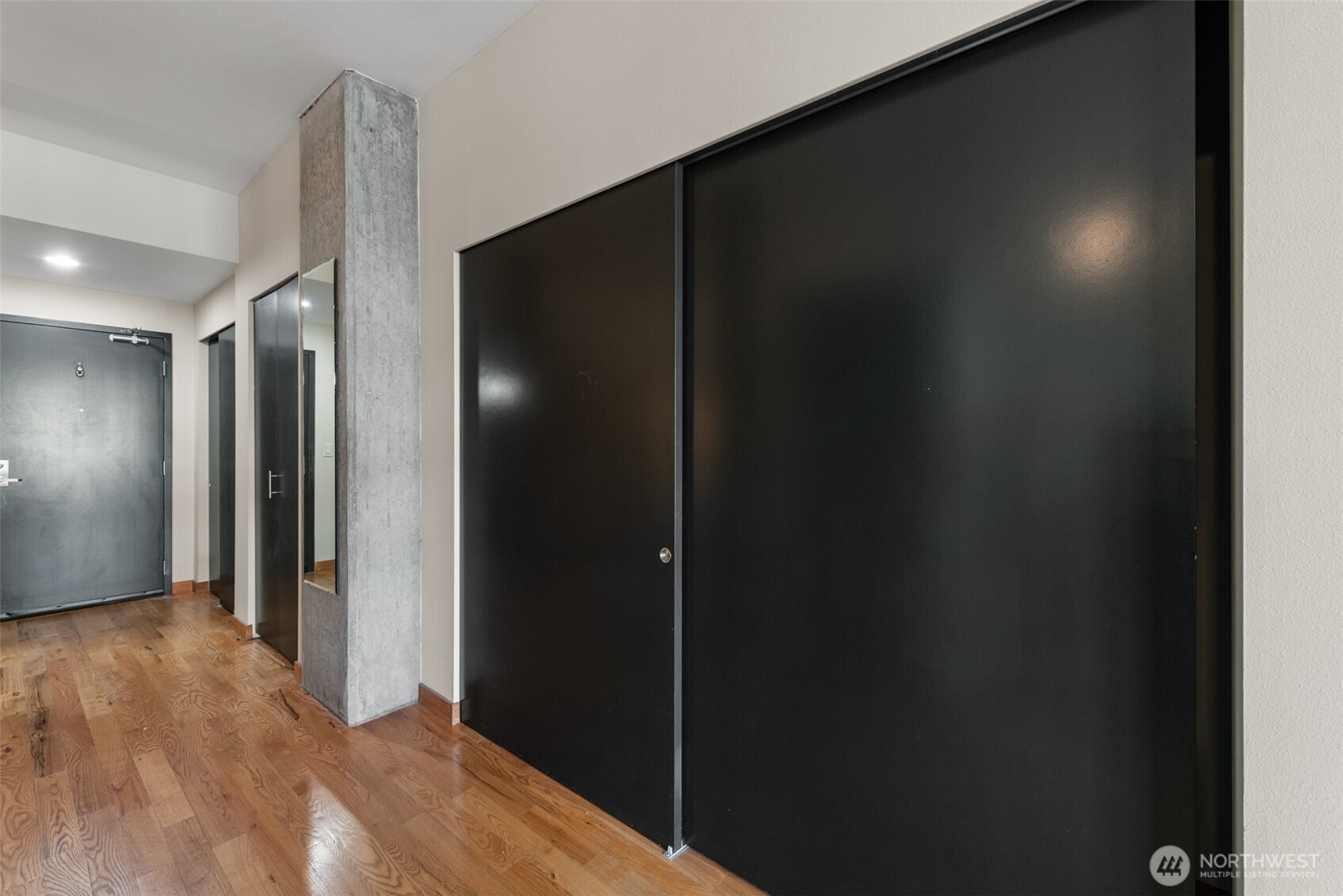 2717 Western Avenue Seattle WA 98121
