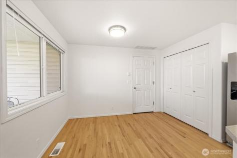 4726 NE 18th Place Renton WA 98059