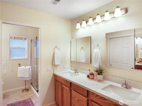 22471 SE 42nd Terrace Issaquah WA 98029