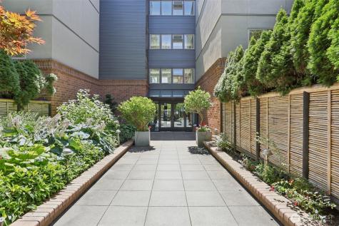 275 W Roy Street Seattle WA 98119