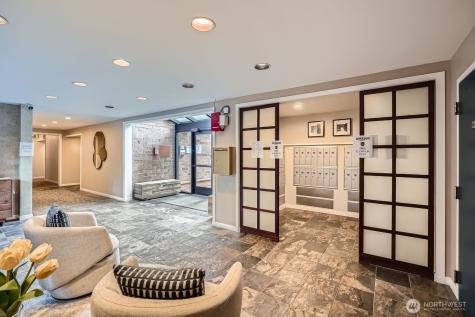 275 W Roy Street Seattle WA 98119