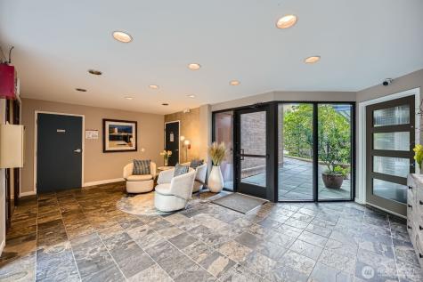 275 W Roy Street Seattle WA 98119