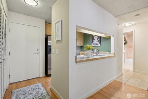 275 W Roy Street Seattle WA 98119