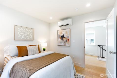1530 25th Avenue Seattle WA 98122