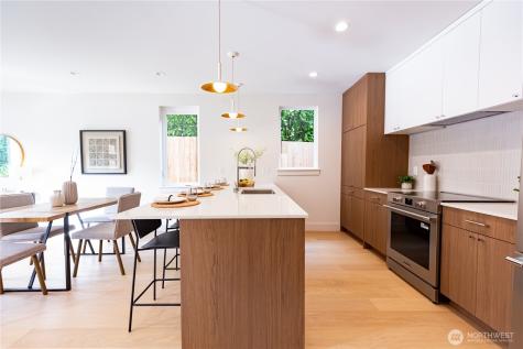 1530 25th Avenue Seattle WA 98122