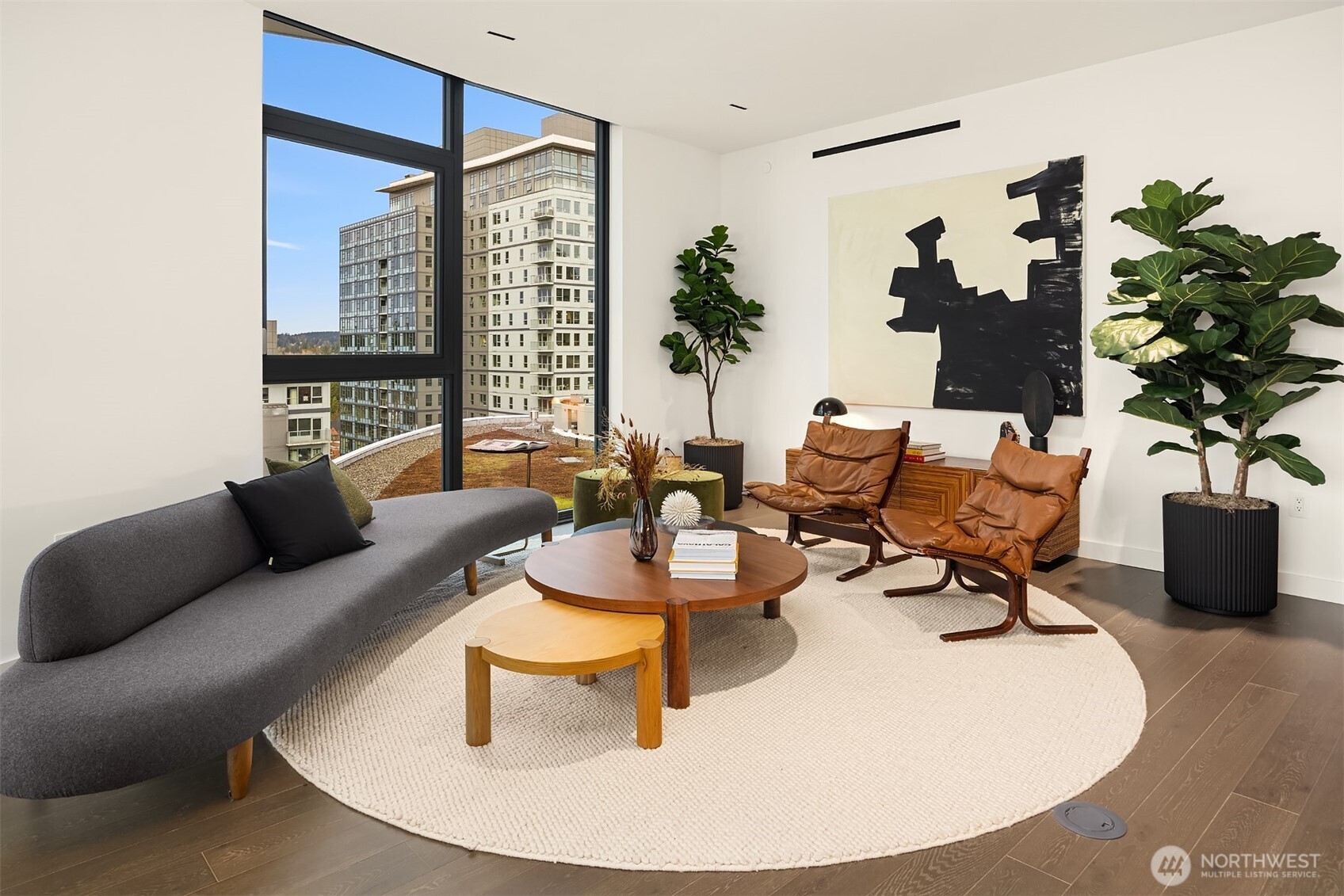 838 Avenue Square NE Bellevue WA 98004