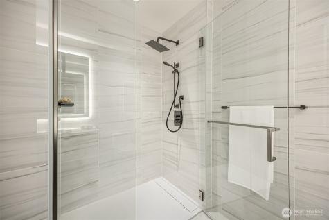 838 Avenue Square NE Bellevue WA 98004