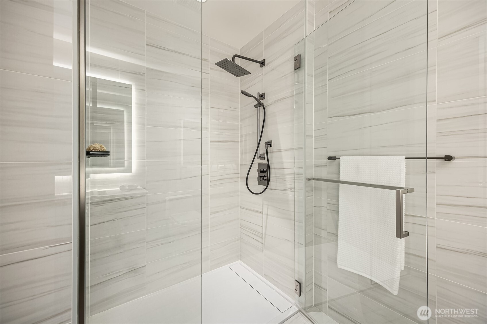 838 Avenue Square NE Bellevue WA 98004