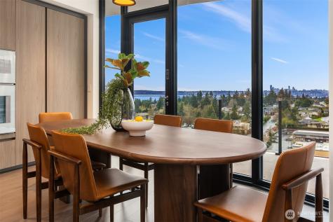 838 Avenue Square NE Bellevue WA 98004