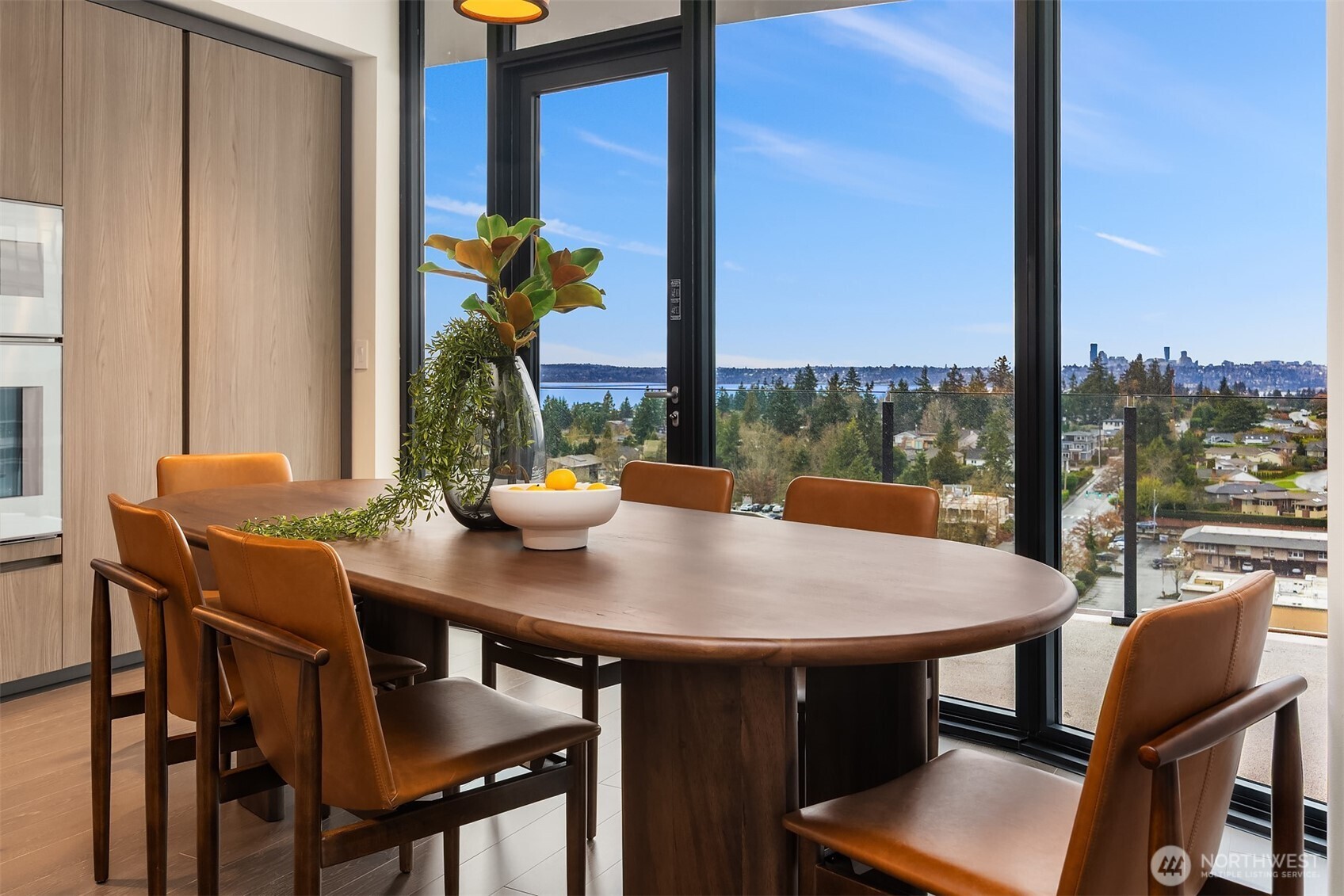 838 Avenue Square NE Bellevue WA 98004