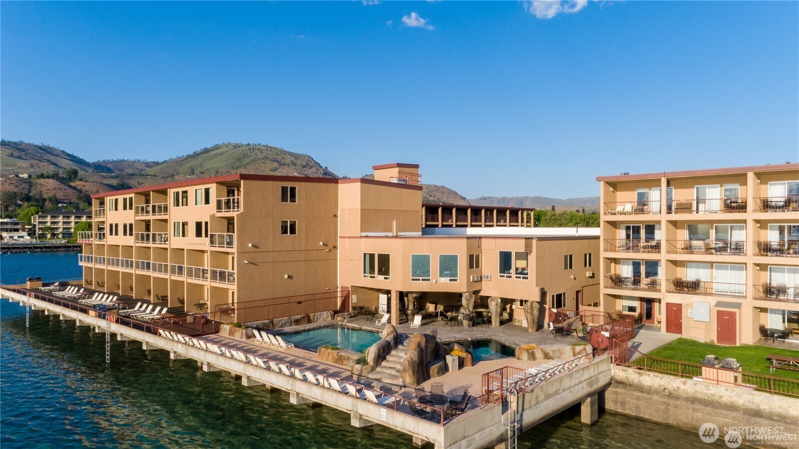322 W Woodin Avenue Chelan WA 98816