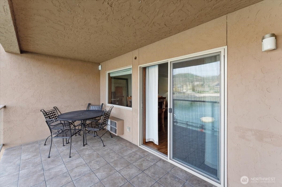 322 W Woodin Avenue Chelan WA 98816