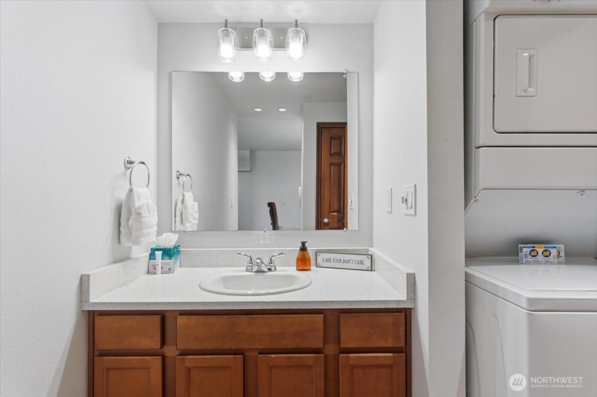 322 W Woodin Avenue Chelan WA 98816