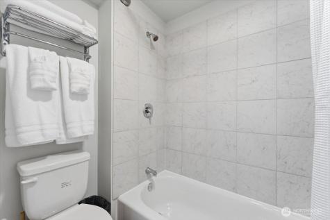 322 W Woodin Avenue Chelan WA 98816