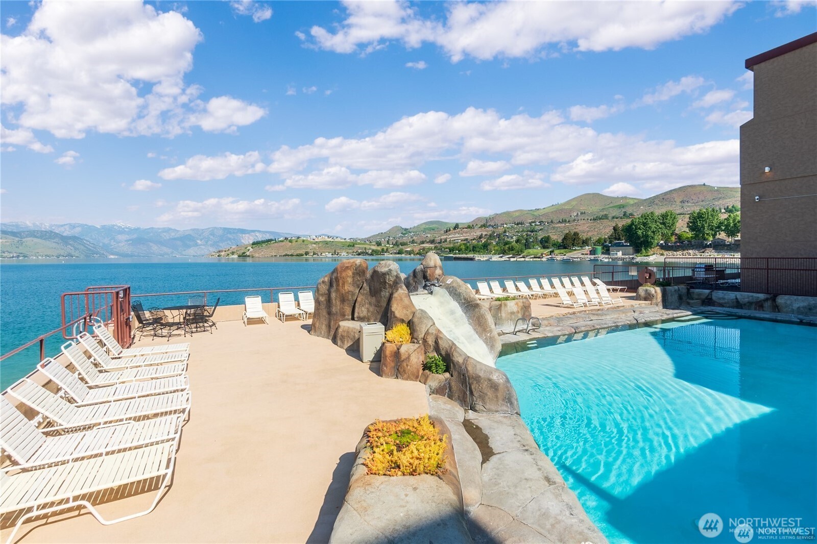 322 W Woodin Avenue Chelan WA 98816
