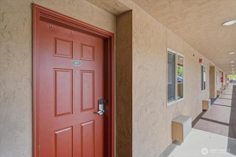 322 W Woodin Avenue Chelan WA 98816