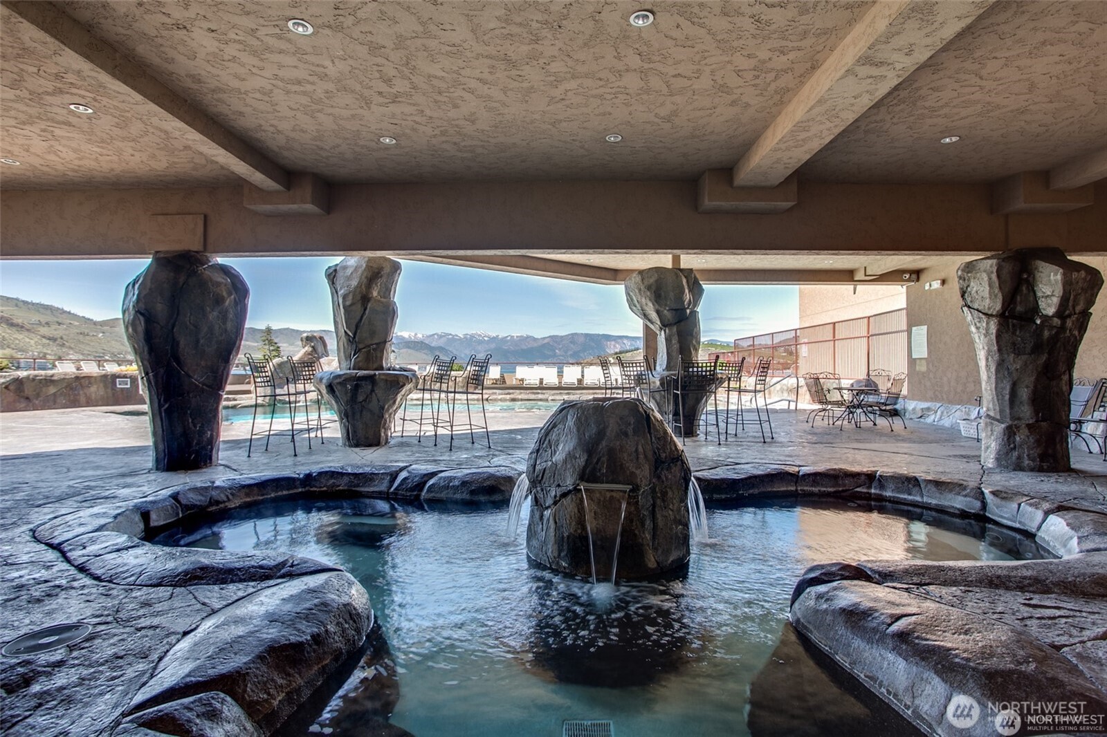 322 W Woodin Avenue Chelan WA 98816