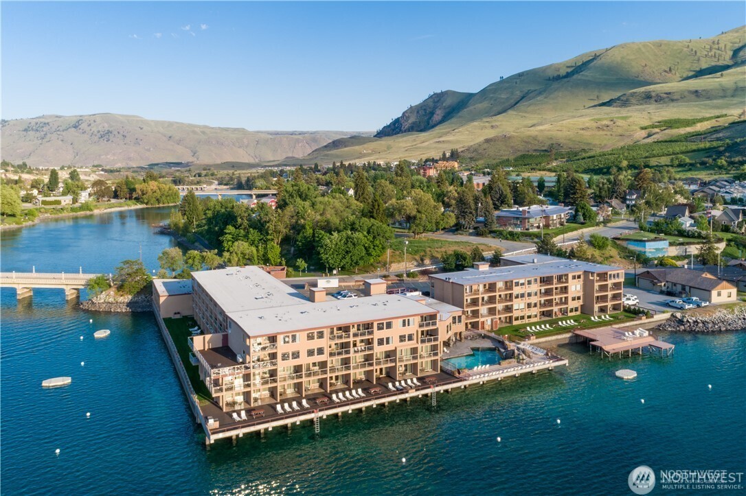 322 W Woodin Avenue Chelan WA 98816
