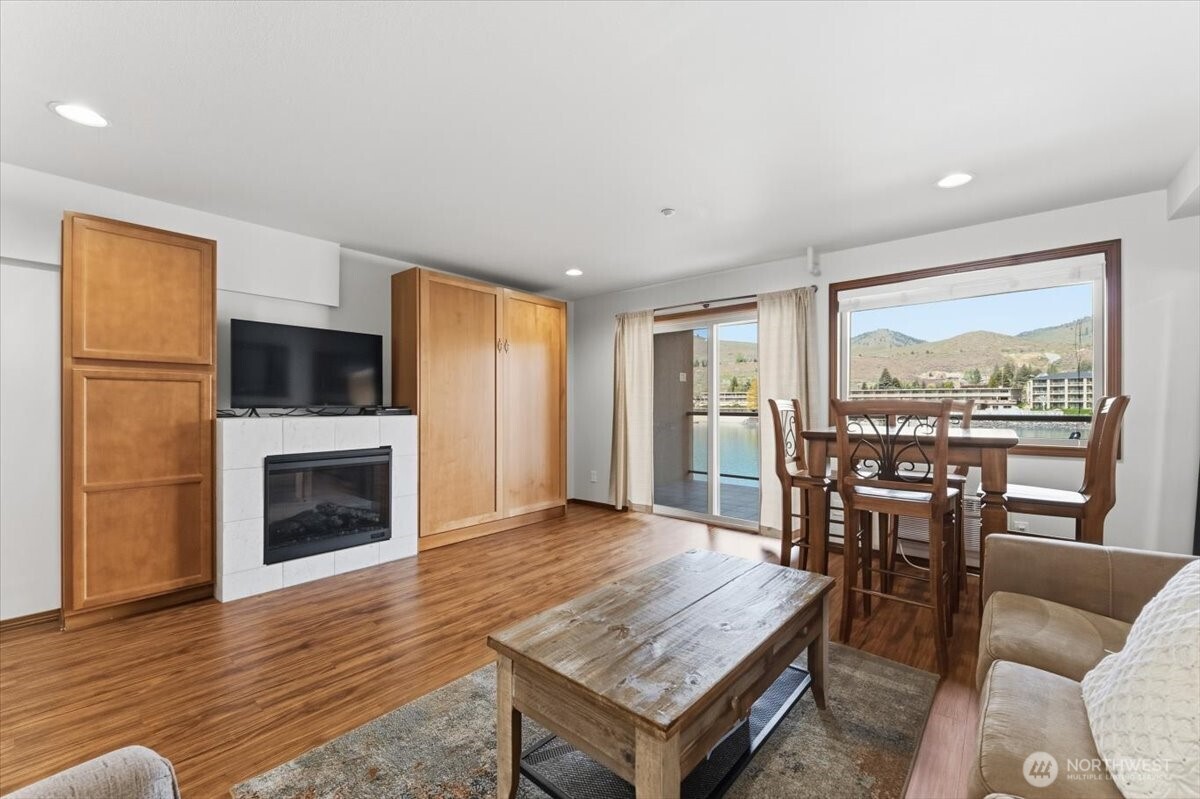 322 W Woodin Avenue Chelan WA 98816