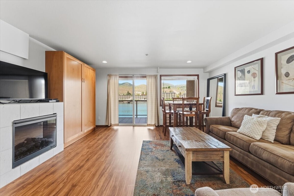 322 W Woodin Avenue Chelan WA 98816