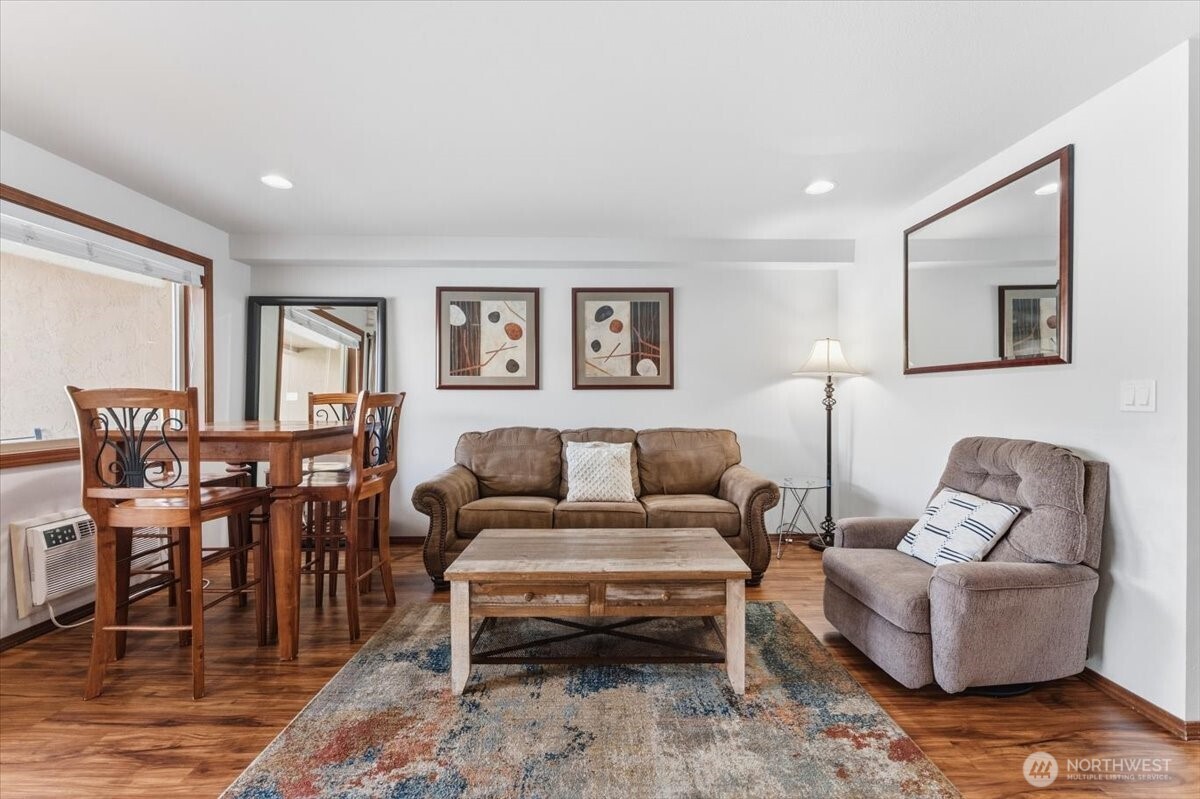 322 W Woodin Avenue Chelan WA 98816