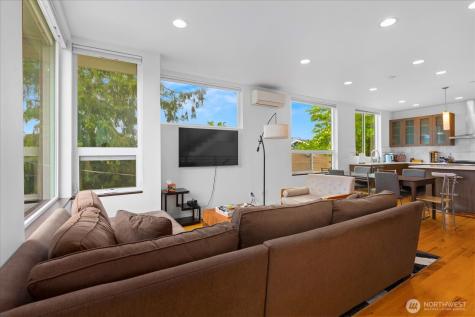 4221 Evanston Avenue N Seattle WA 98103