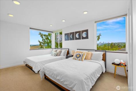 4221 Evanston Avenue N Seattle WA 98103