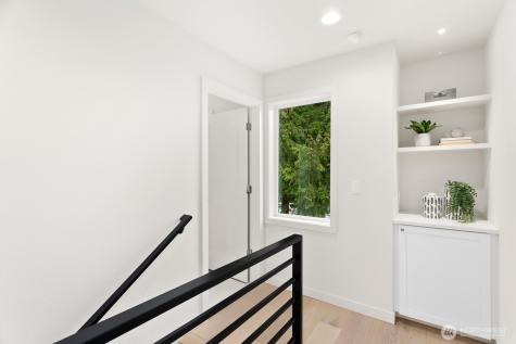 2817 W Bertona Street Seattle WA 98199