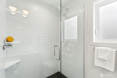 2817 W Bertona Street Seattle WA 98199