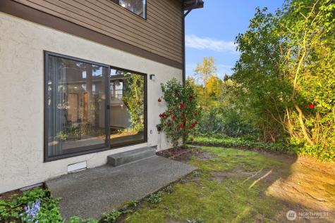 8017 NE 177th Court Kenmore WA 98028