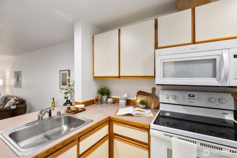 8017 NE 177th Court Kenmore WA 98028