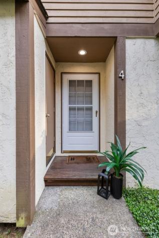 8017 NE 177th Court Kenmore WA 98028