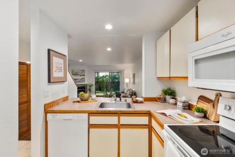 8017 NE 177th Court Kenmore WA 98028