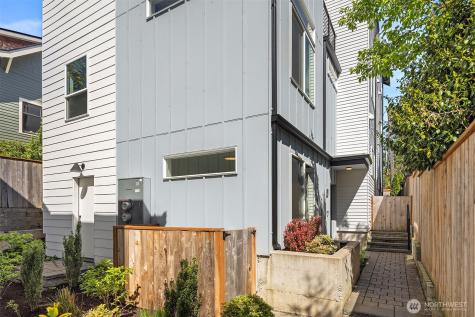 1802 38th Avenue Seattle WA 98122