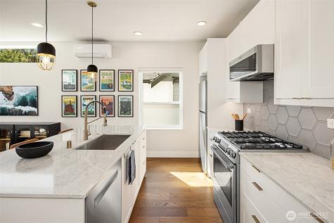 1802 38th Avenue Seattle WA 98122