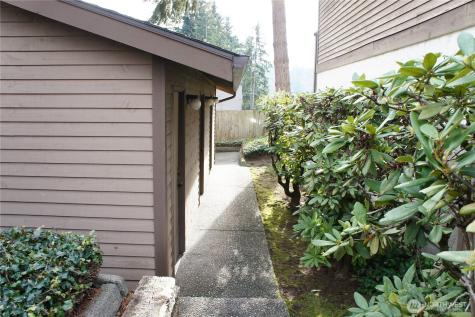 8013 NE 177th Court Kenmore WA 98028