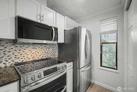 8013 NE 177th Court Kenmore WA 98028