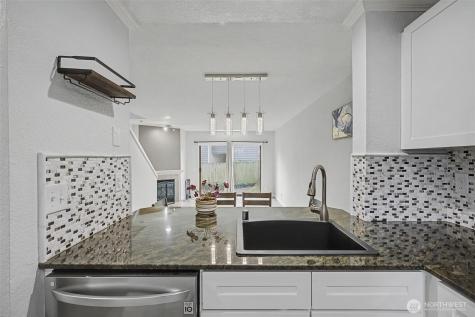 8013 NE 177th Court Kenmore WA 98028