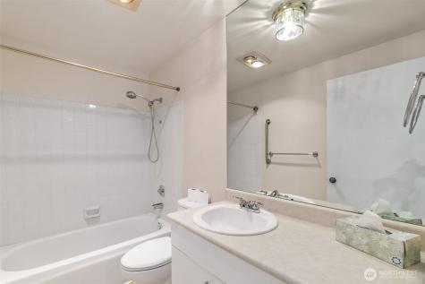 908 East Bay Drive NE Olympia WA 98506