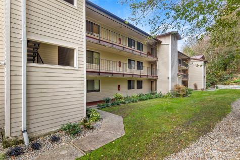908 East Bay Drive NE Olympia WA 98506